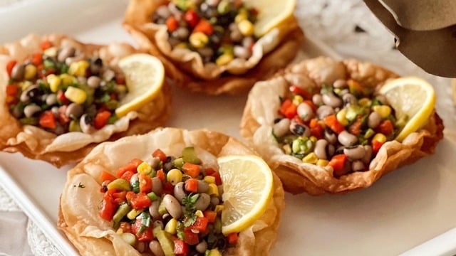 Beş Çayında: Yufka Çanağında Börülce Salatası