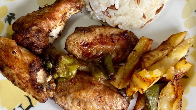 Hızlı Akşam Yemeği Menüsü: Fırında Soslu Kanat ve Patates