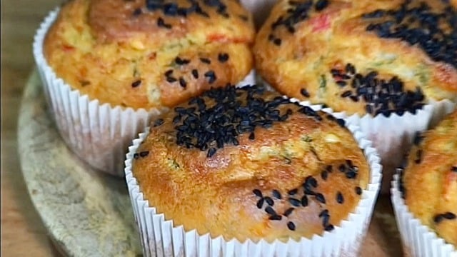 Börek Tadında: Peynirli Sebzeli Tuzlu Muffin