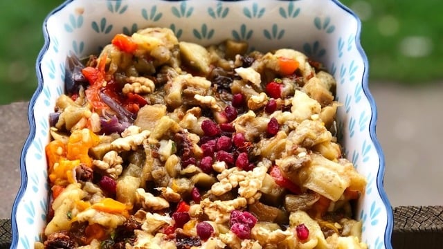 Nefis Sosuyla: Köz Patlıcanlı Salata