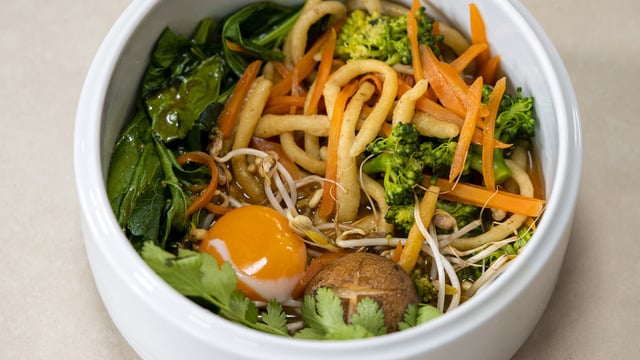 Sofralara Yenilik Geldi: Sebzeli Bulgur Ramen