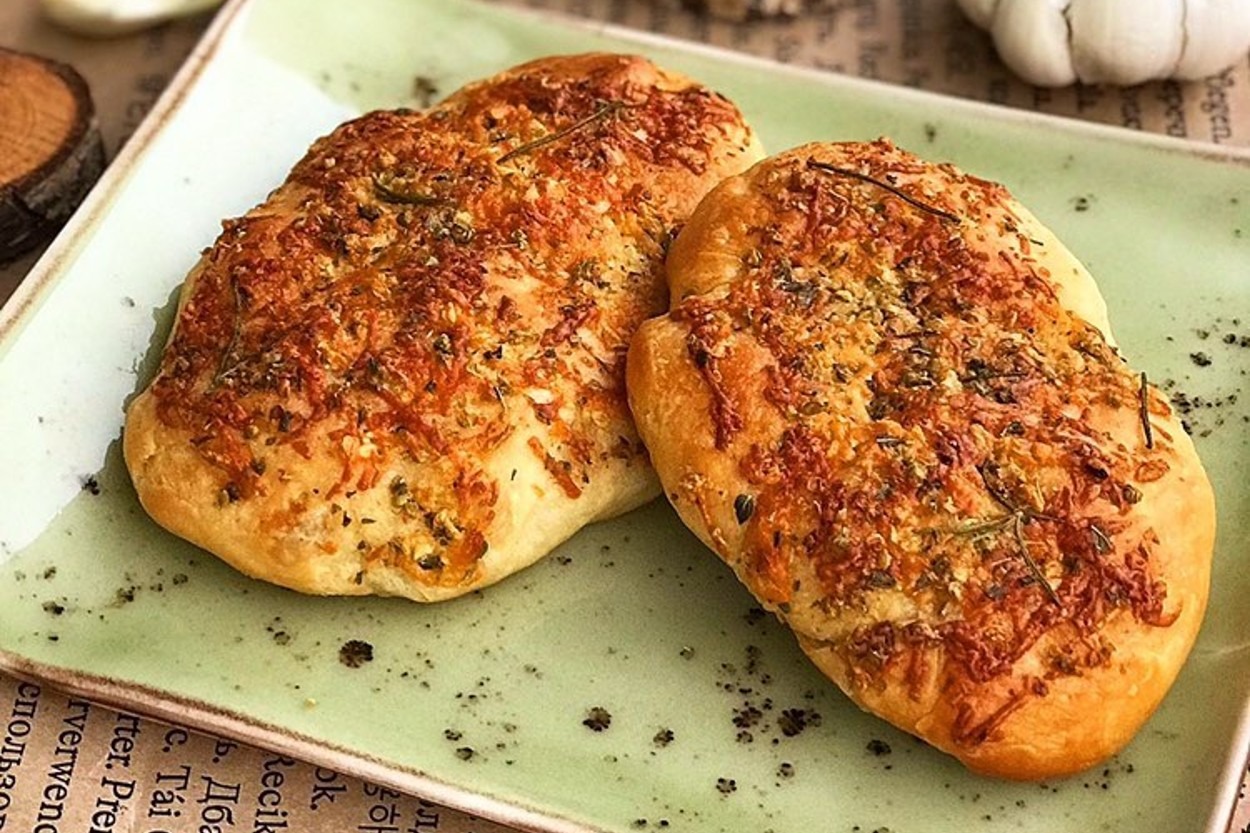 Nefis Hamuruyla: Sarımsaklı Ekmek