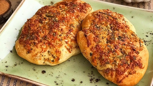 Nefis Hamuruyla: Sarımsaklı Ekmek