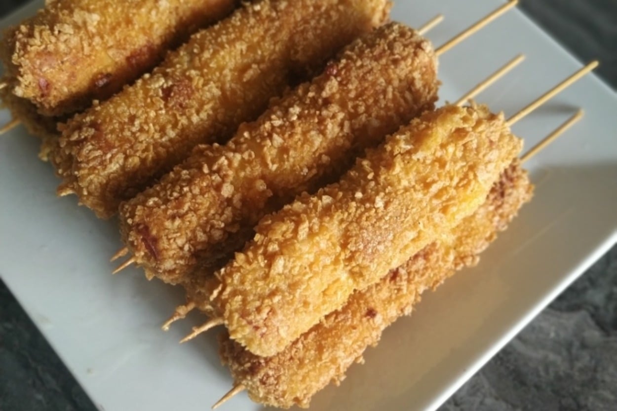 Çıtır Çıtır: Cornflakes Kaplı Şişte Çıtır Sosis
