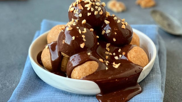 Tatlı Kriziniz Tuttuğunda: Elmalı Yalancı Profiterol