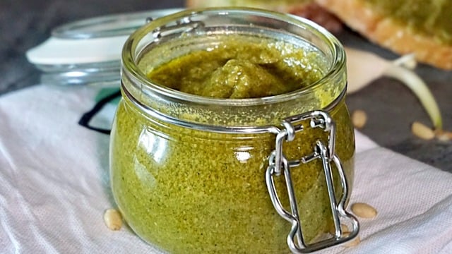 Fesleğen Aromasını Sevenlere: Orijinal Pesto Sos