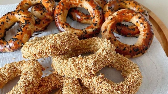 Kıyır Kıyır: Tam Buğday Unlu Kandil Simidi