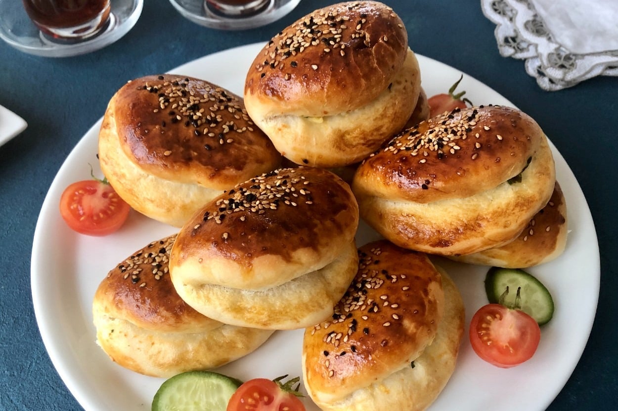 Kıvamı Tam Tutar: Puf Puf Peynirli Poğaça