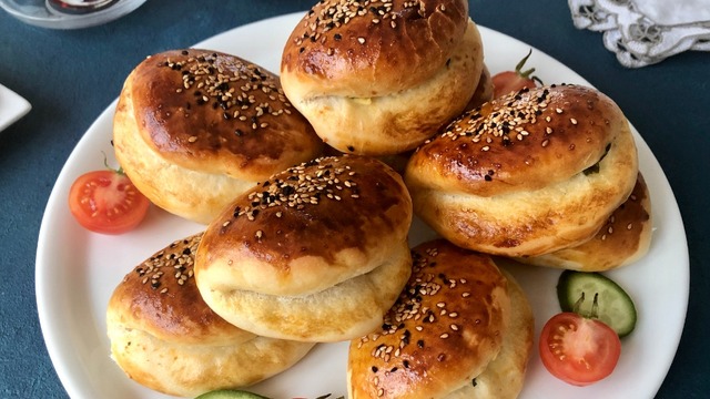 Kıvamı Tam Tutar: Puf Puf Peynirli Poğaça