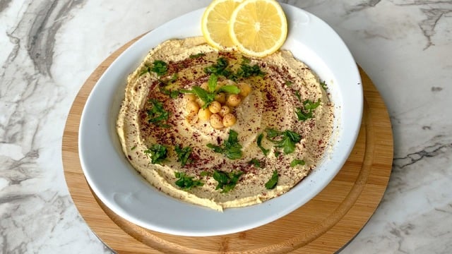 Her Sofrayı Tamamlar: Ev Yapımı Humus