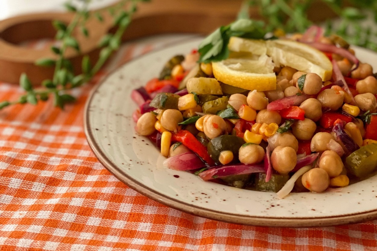 En Pratik Salatalardan: Nohut Salatası