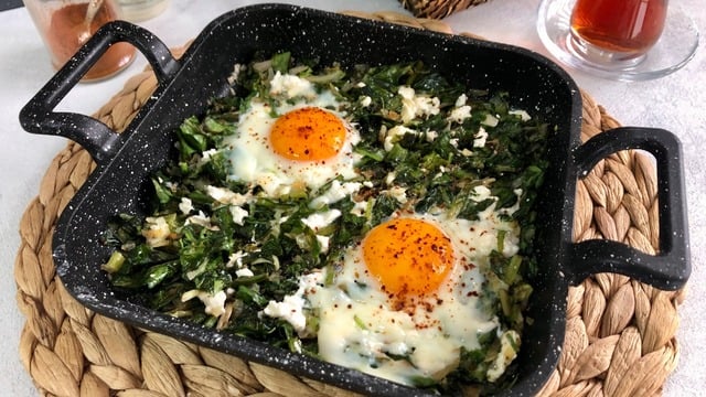 Pratik Kahvaltılık: Ispanaklı Yumurta