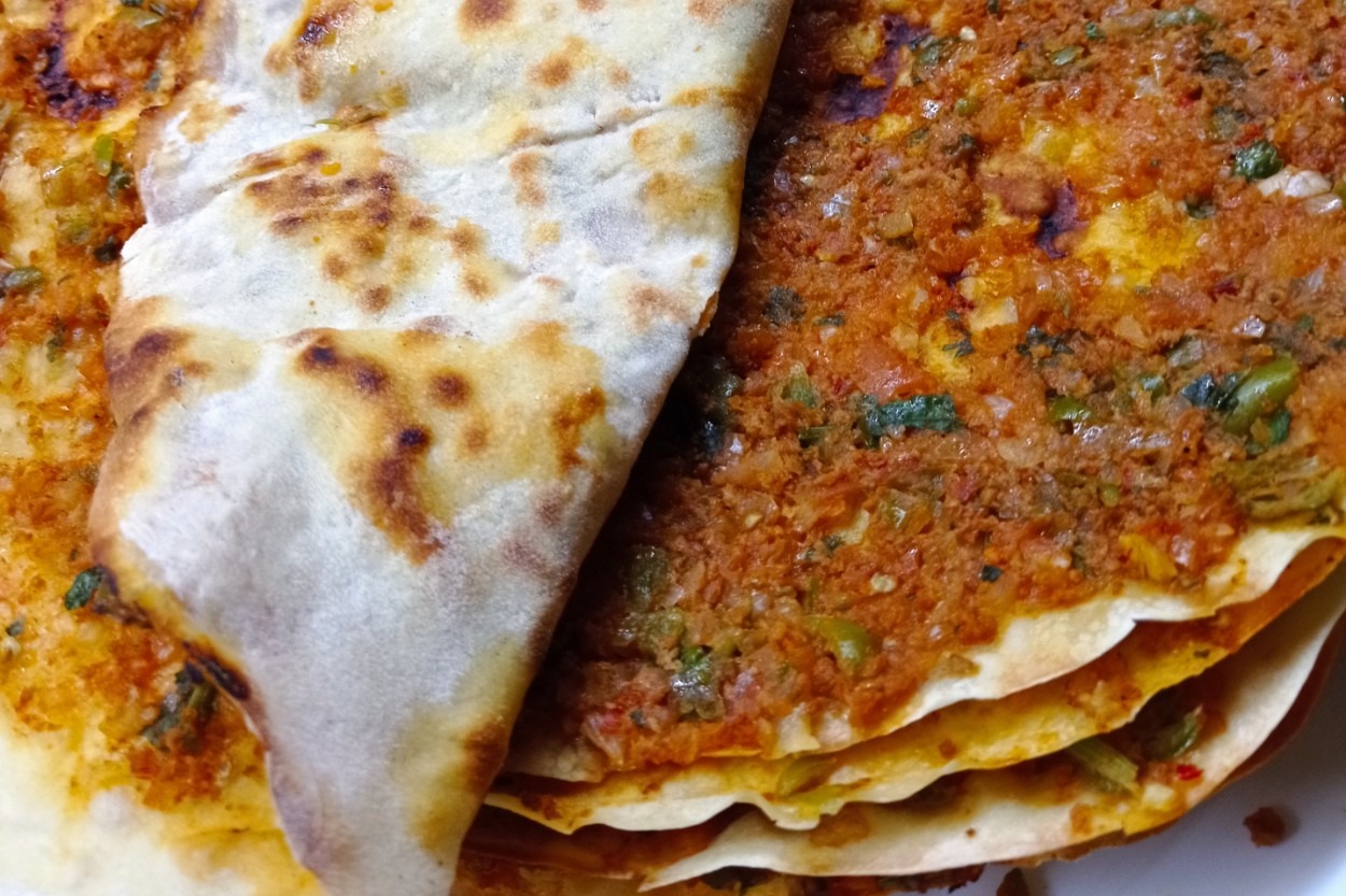 İncecik Hamuruyla: Tavada Lahmacun