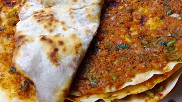 İncecik Hamuruyla: Tavada Lahmacun