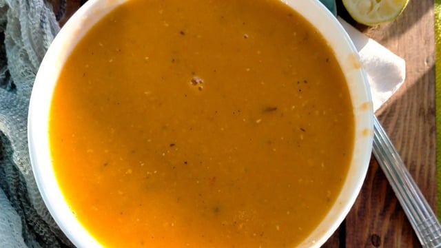 Kavurarak Yapılıyor: Kırmızı Mercimek Çorbası