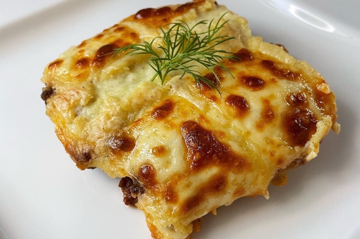Kat Kat Lezzet: Fırında Beşamel Soslu Kıymalı Patates