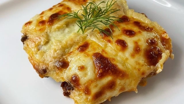 Kat Kat Lezzet: Fırında Beşamel Soslu Kıymalı Patates