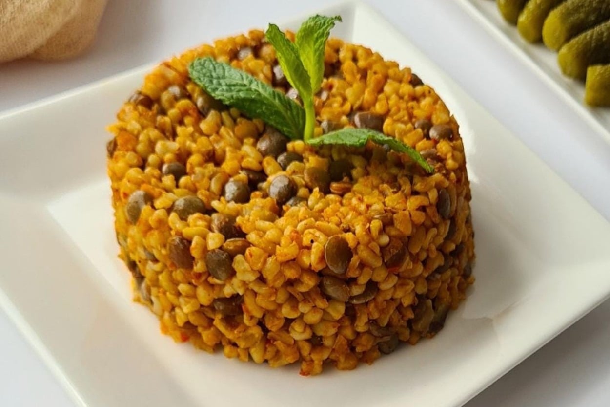 Enfes: Kolay Yeşil Mercimekli Bulgur Pilavı
