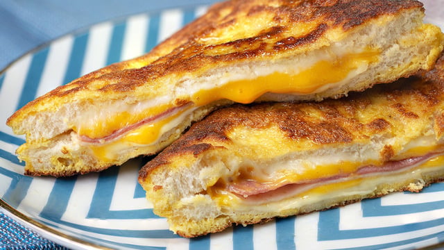Çaylar Demlensin: Tavada Yumurtalı Tost