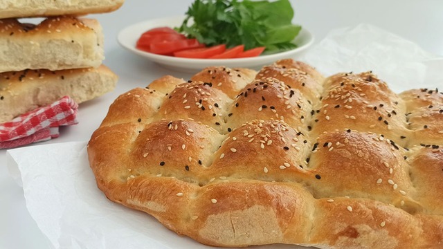 Sıcacık Çıktı: Çıtır Çıtır Ramazan Pidesi