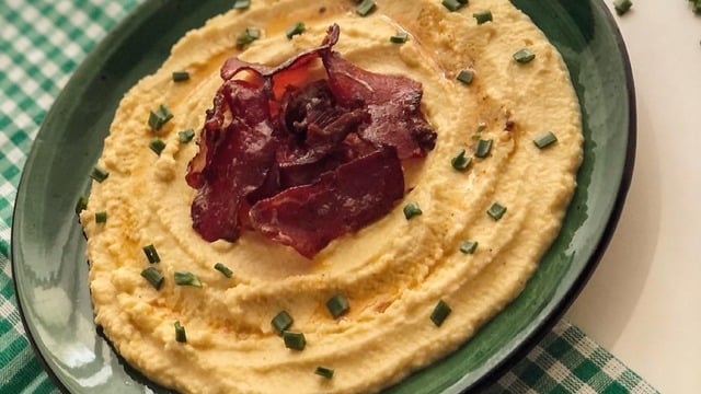 Hemen Hazır: Kolay Pastırmalı Humus