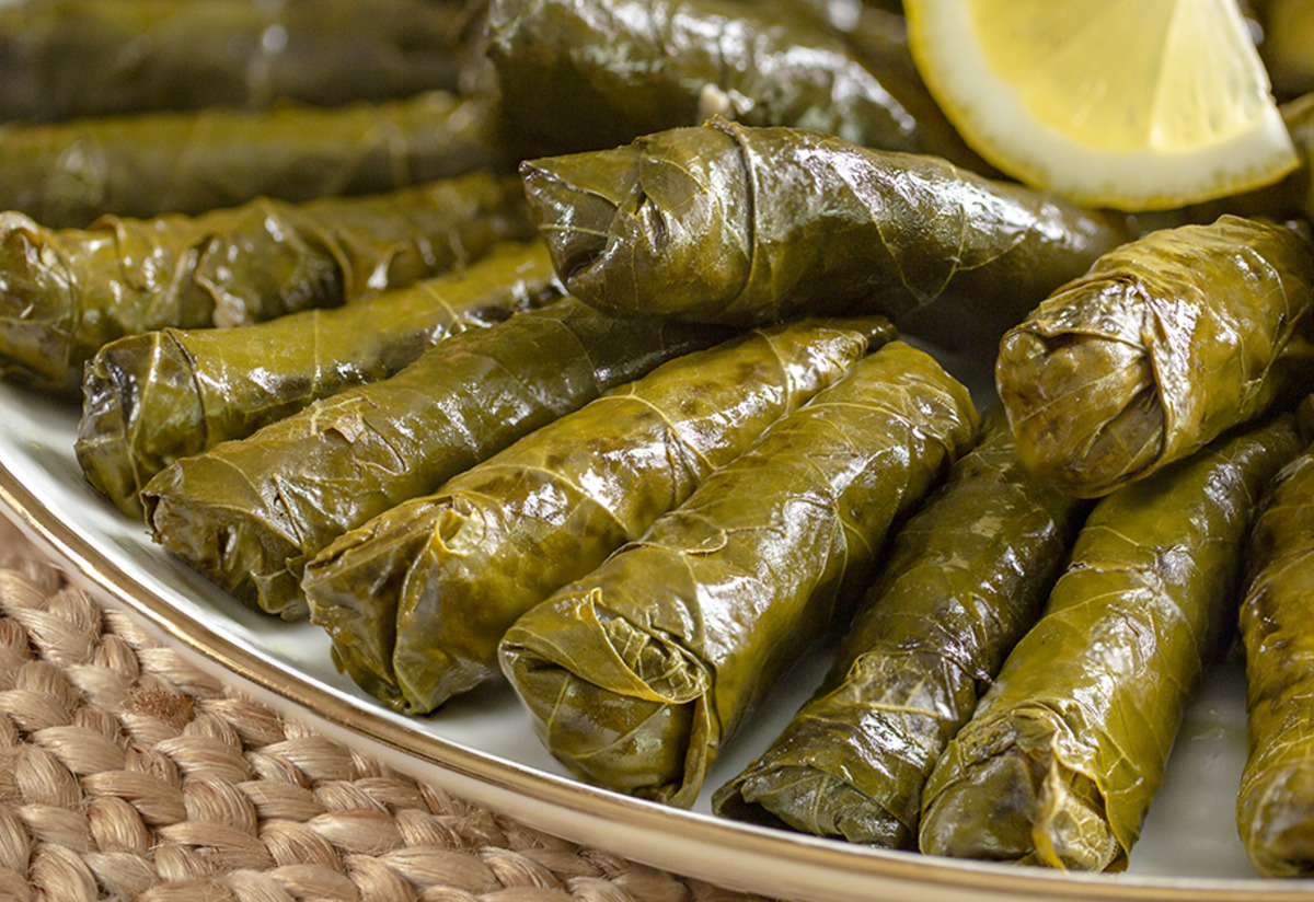 Kalem Gibi Sarılır: Zeytinyağlı Yaprak Sarma Tarifi