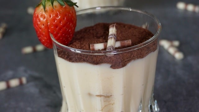 İtalyan Efsanesi: Bardakta Tiramisu
