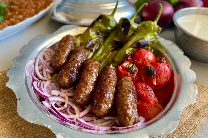 Lokanta Usulü İnegöl Köfte Tarifi