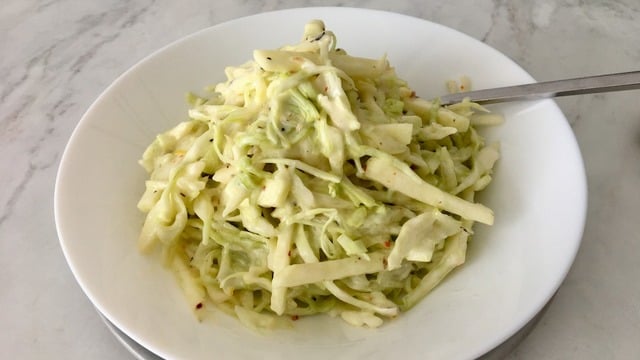 Çok Ama Çok Lezzetli: Elmalı Beyaz Lahana Salatası