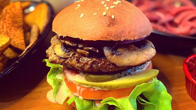 Ekmeğinden Sosuna: Mantarlı Ev Yapımı Hamburger