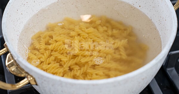 soslu-makarna-asama-1