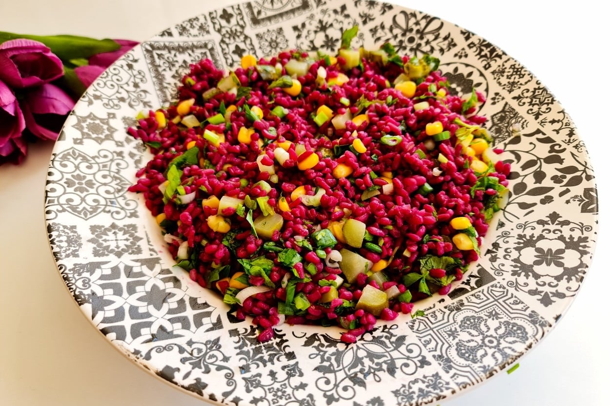 Acıktıran Rengi İle: Şalgamlı Bulgur Salatası