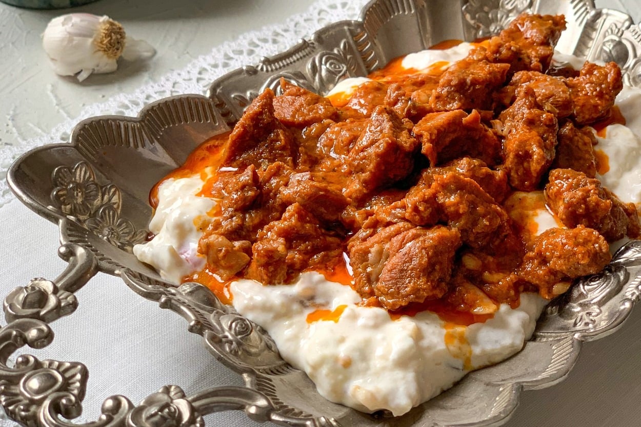 Tam Bir Klasik: Alinazik Kebabı