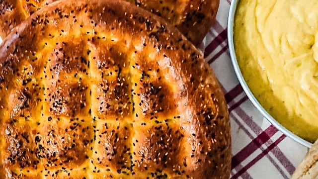Fırından Alınmış Gibi: Ev Yapımı Ramazan Pidesi