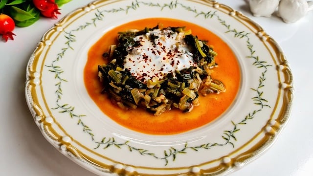 Yoğurtla Enfes: Ispanak Yemeği