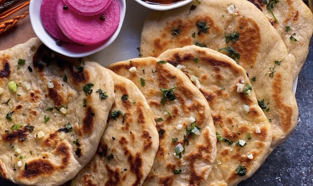 Bir Hint Lezzeti: Naan Ekmeği