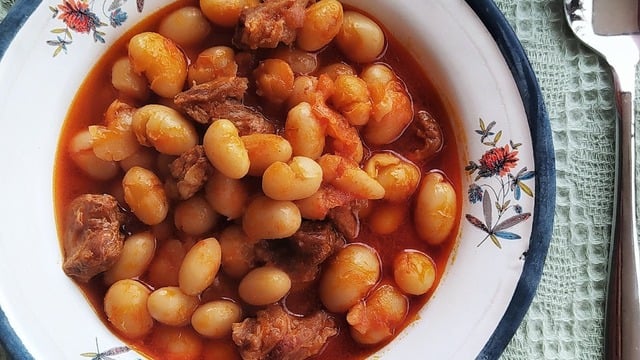 Pilavın Üstüne: Etli Kuru Fasulye