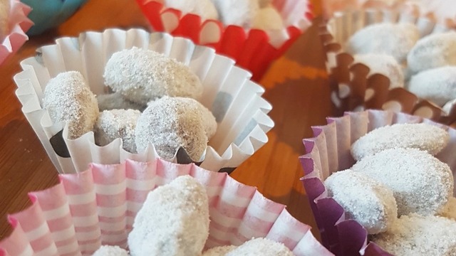 Kahvenin Yanına: Vanilyalı Badem Şekeri