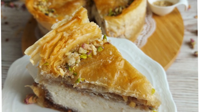 İkisi Bir Arada: Baklavalı Cheesecake