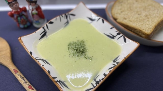 Bir Kasede Sağlık: Pırasalı Patates Çorbası