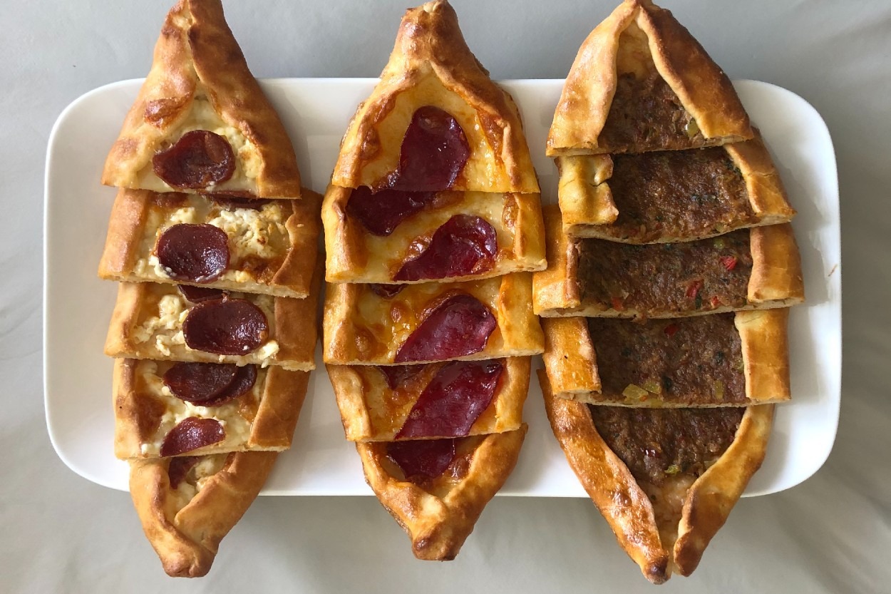 Çeşit Çeşit: Karışık Pide