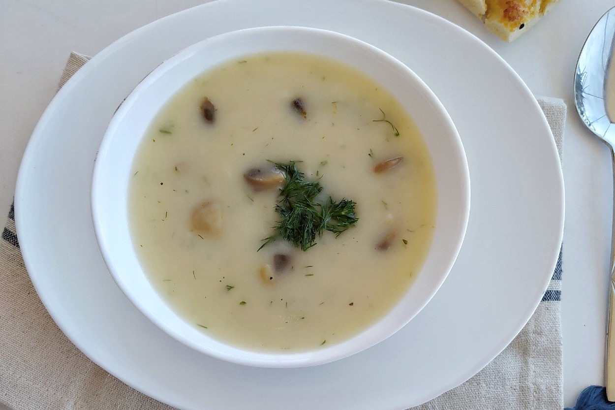 Tam Ölçülü: Kremalı Mantar Çorbası