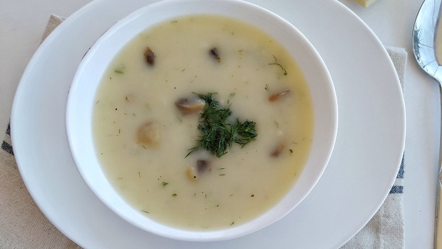 Tam Ölçülü: Kremalı Mantar Çorbası