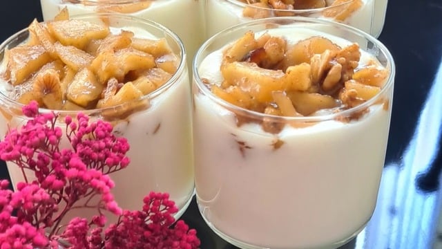 Kaşık Kaşık Yemelik: Kupta Elmalı Karamelli Muhallebi