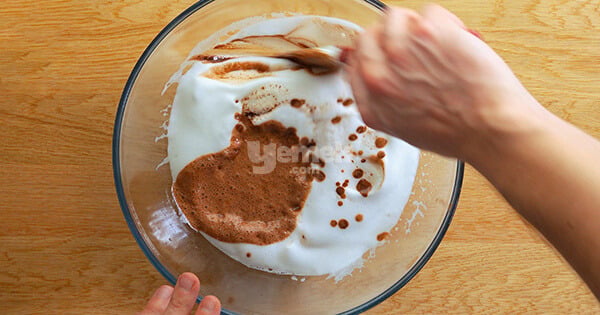 iki-malzemeli-cikolatali-mousse-asama-7