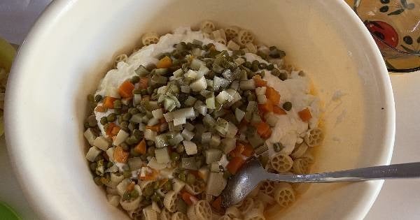 damla-simsek-akbas-makarna-salatasi-2