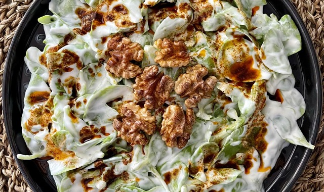 5 Dakikada Sofrada: Yoğurtlu Cevizli Semizotu Salatası