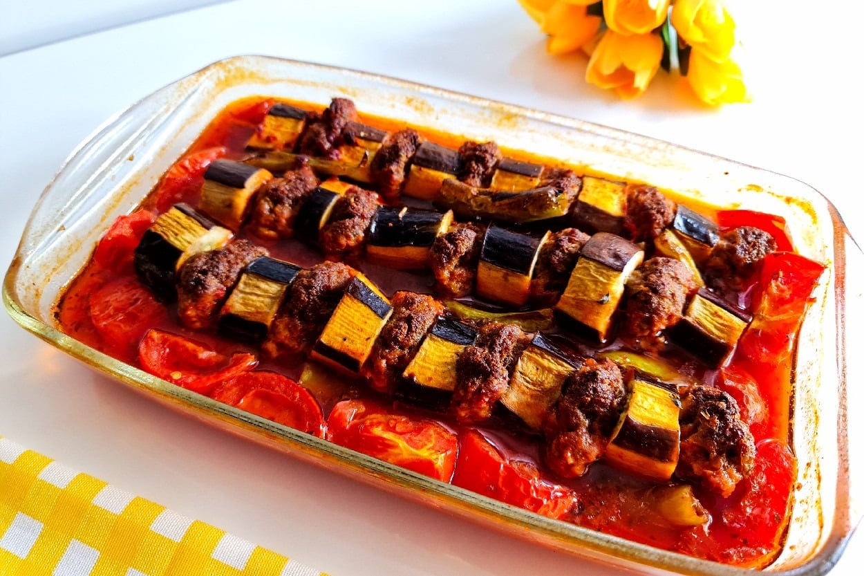 Kızartma Olmadan da Çok Lezzetli: Fırında Patlıcan Kebabı