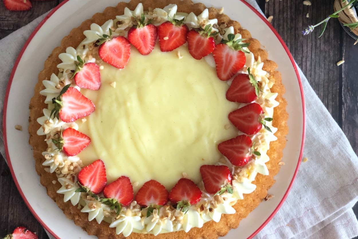 Çilek Mevsimi Geldiyse: Çilekli Tart Kek