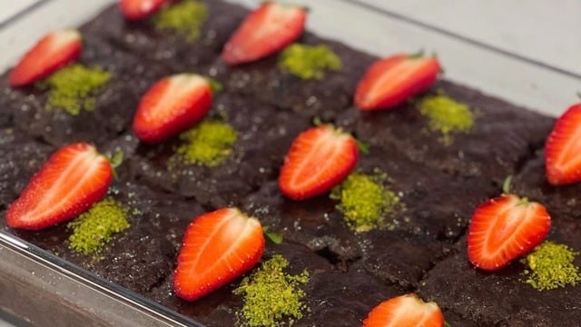 Brownie Tadında: Çikolatalı Islak Kek